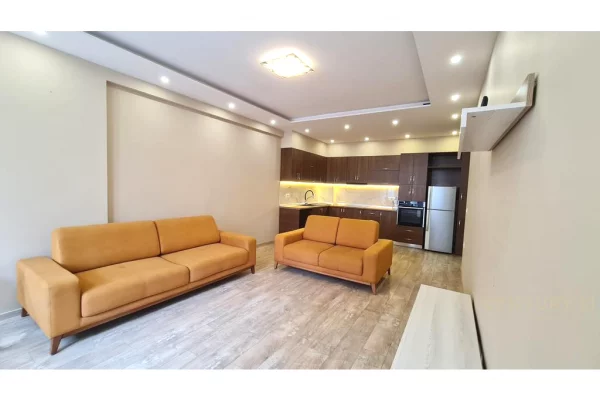 Shtepi me qera Apartament ne Tirane, 2+1, Mobilimi E mobiluar, Pagesa 550  Euro.
