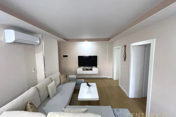 Apartament 1+1 Me Qira në Komunën e Parisit, Tiranë - 800€ | 62 m²