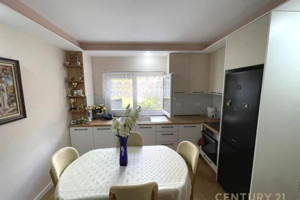 Shtepi me qera Apartament ne Tirane, 1+1, Mobilimi E mobiluar, Pagesa 800  Euro.