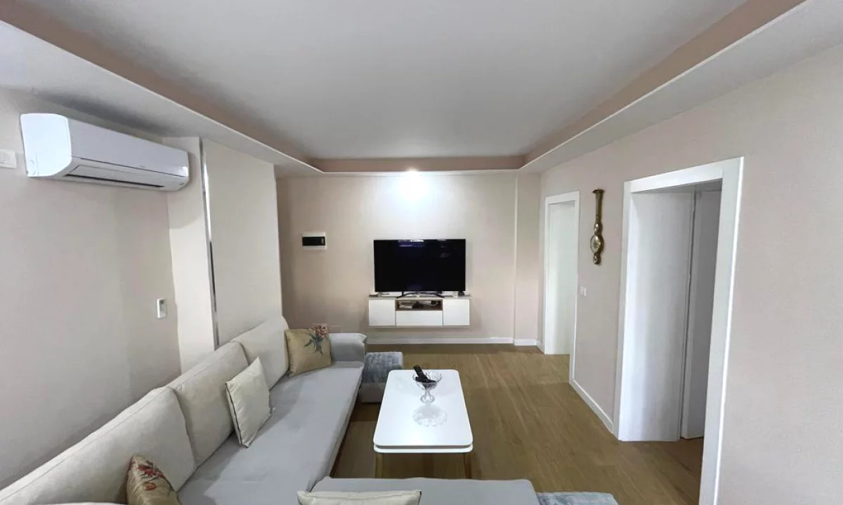Shtepi me qera Apartament ne Tirane, 1+1, Mobilimi E mobiluar, Pagesa 800  Euro.