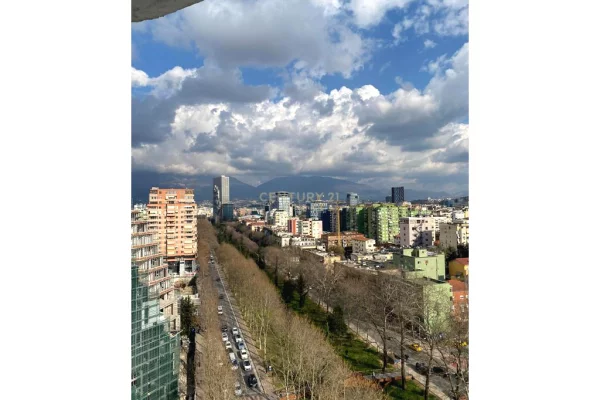 Jepet me Qira Apartament per Zyra 2+1+2 tek IshEkspozita