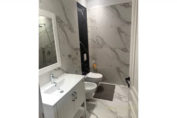 Shtepi me qera Apartament ne Tirane, 1+1, Mobilimi E mobiluar, Pagesa 1,300  Euro.