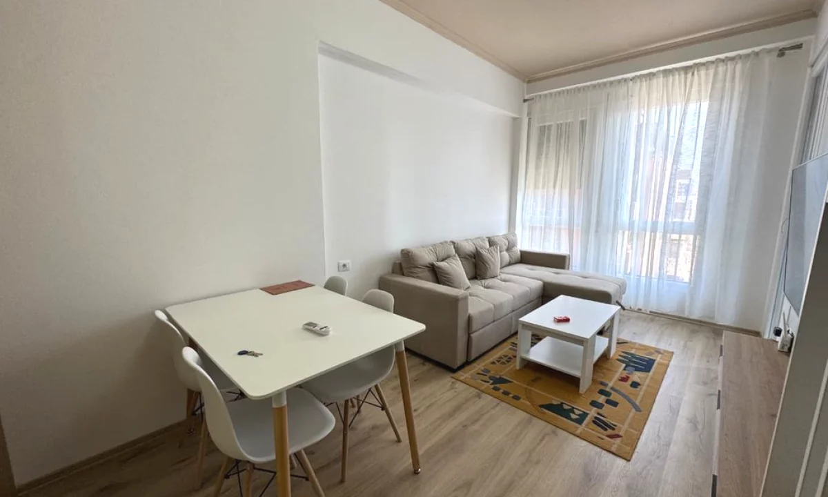 Shtepi me qera Apartament ne Tirane, 1+1, Mobilimi E mobiluar, Pagesa 500  Euro.