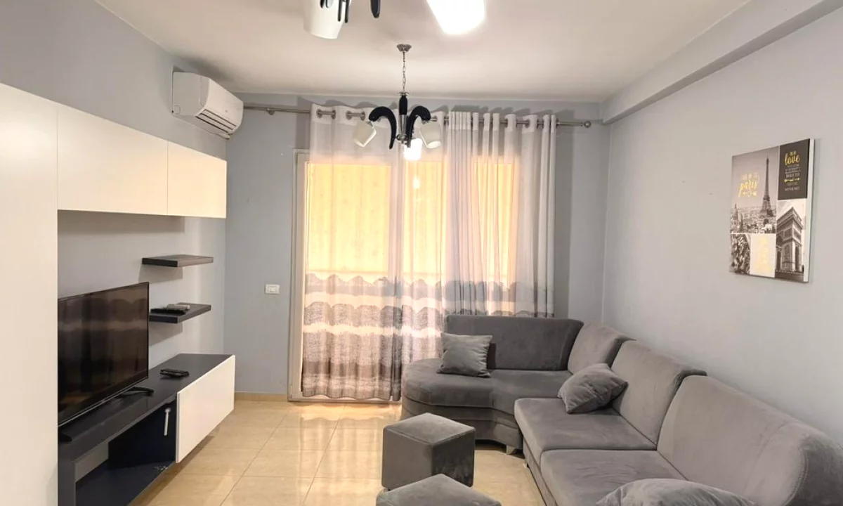 Shtepi ne shitje Apartament ne Tirane, 2+1, Mobilimi E mobiluar, Pagesa 285,000  Euro.