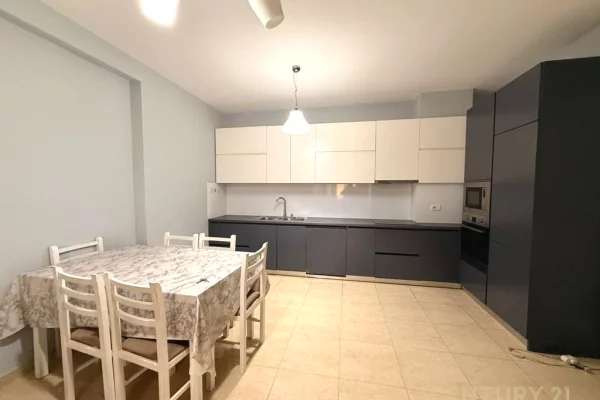 Shtepi ne shitje Apartament ne Tirane, 2+1, Mobilimi E mobiluar, Pagesa 285,000  Euro.