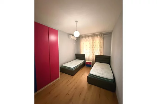 Shtepi ne shitje Apartament ne Tirane, 2+1, Mobilimi E mobiluar, Pagesa 285,000  Euro.