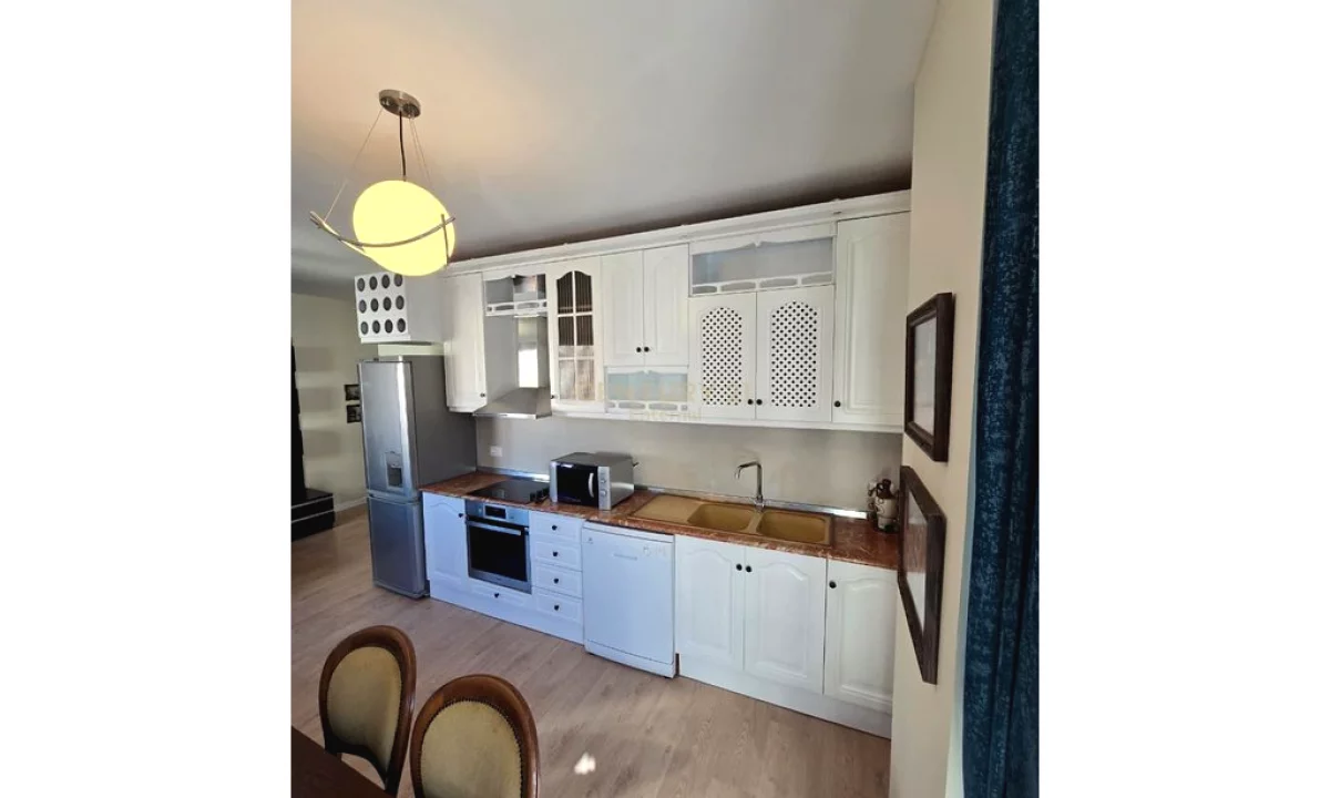 Shtepi me qera Apartament ne Tirane, 1+1, Mobilimi E mobiluar, Pagesa 750  Euro.