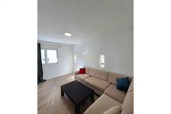 Shtepi me qera Apartament ne Tirane, 1+1, Mobilimi E mobiluar, Pagesa 750  Euro.