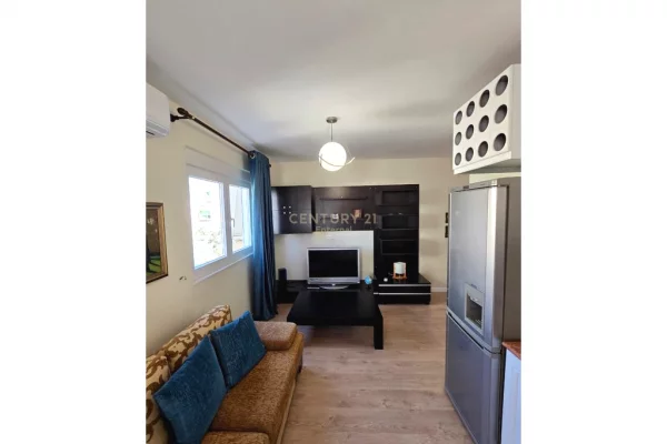 Shtepi me qera Apartament ne Tirane, 1+1, Mobilimi E mobiluar, Pagesa 750  Euro.