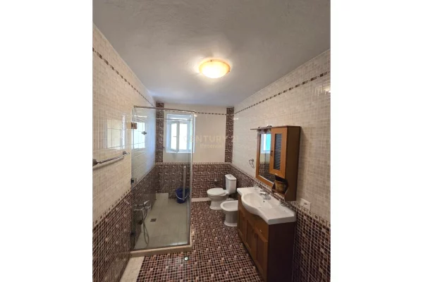 Shtepi me qera Apartament ne Tirane, 1+1, Mobilimi E mobiluar, Pagesa 750  Euro.