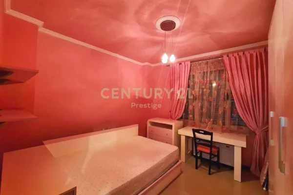 Shtepi me qera Apartament ne Tirane, 2+1, Mobilimi E mobiluar, Pagesa 500  Euro.