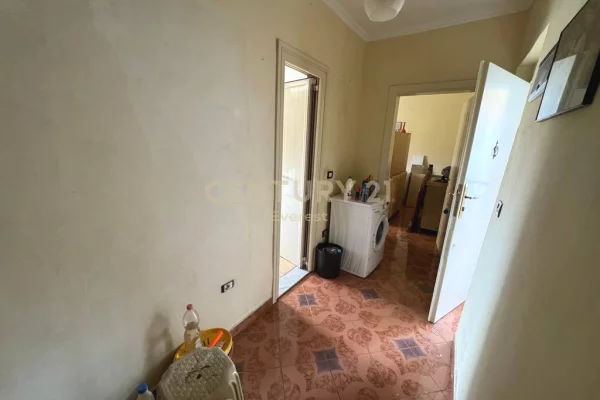 Shtepi ne shitje Apartament ne Tirane, 2+1, Mobilimi E mobiluar, Pagesa 131,000  Euro.
