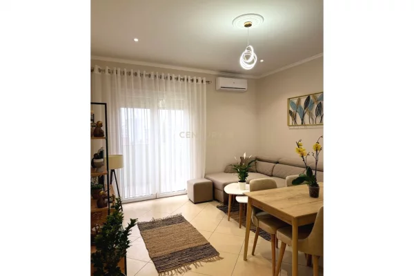 Japim Apartament me qira perball me Kompleks Delijorgjin !