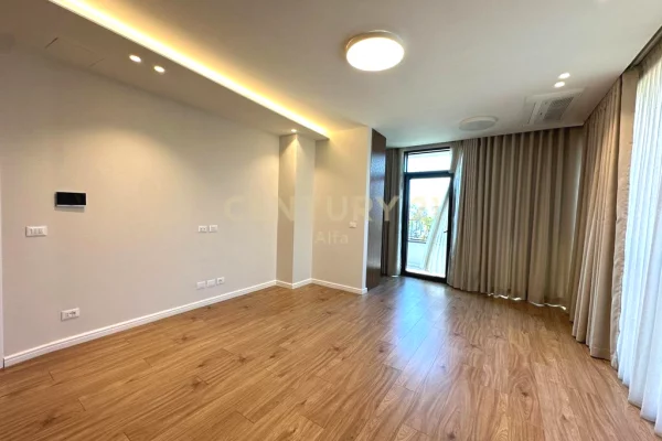 Ambient Zyrash + Post Parkimi per Qira tek Rezidenca 'Lake View' !