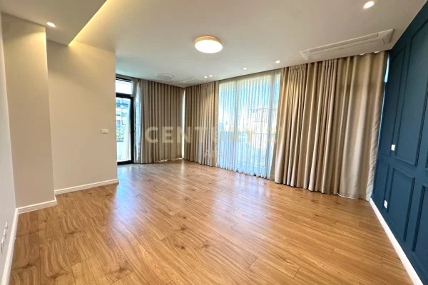 Ambient Zyrash + Post Parkimi per Qira tek Rezidenca 'Lake View' !