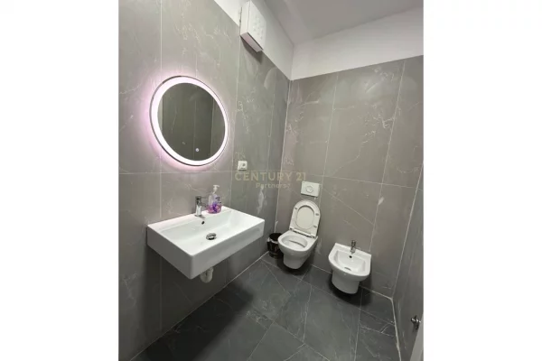 Shtepi me qera Apartament ne Tirane, 1+1, Mobilimi E mobiluar, Pagesa 42,000  Leke.