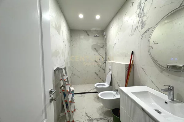 Shtepi me qera Apartament ne Tirane, 2+1, Mobilimi E mobiluar, Pagesa 1,200  Euro.