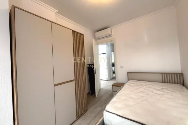 Shtepi me qera Apartament ne Tirane, 2+1, Mobilimi E mobiluar, Pagesa 900  Euro.