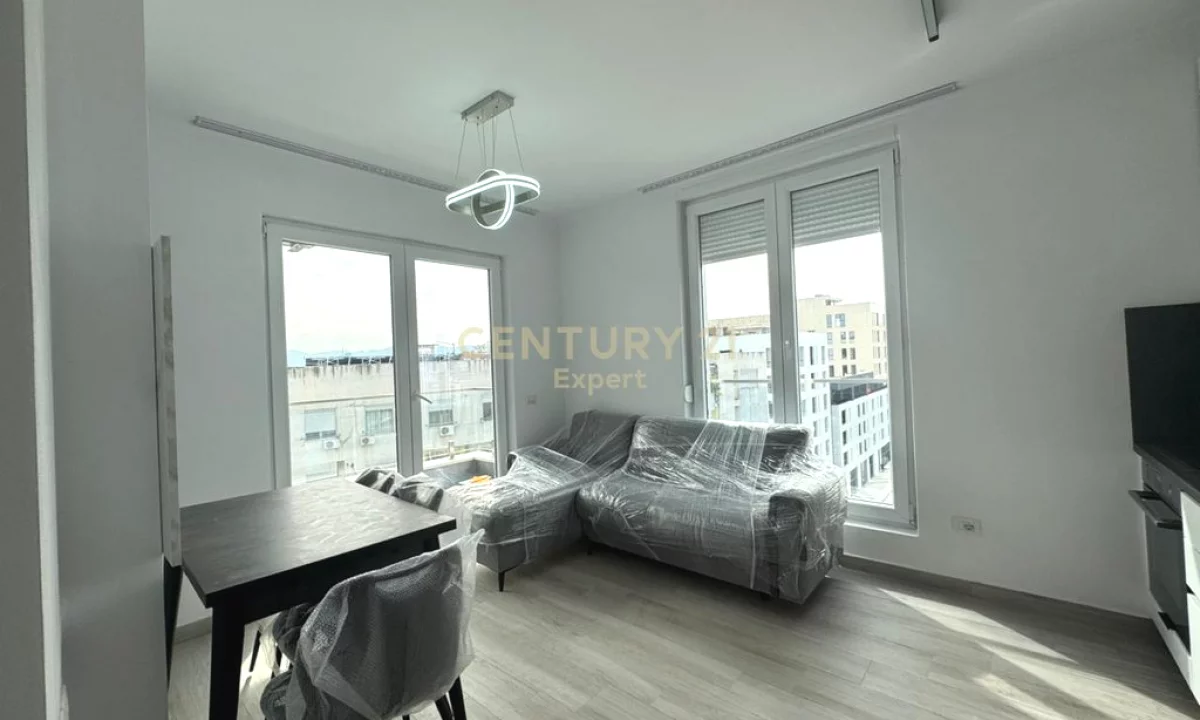 Shtepi me qera Apartament ne Tirane, 2+1, Mobilimi E mobiluar, Pagesa 900  Euro.