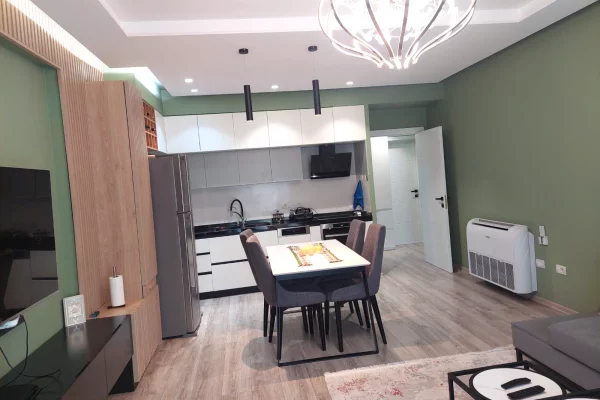 Shtepi me qera Apartament ne Tirane, 3+1, Mobilimi E mobiluar, Pagesa 1,000  Euro.