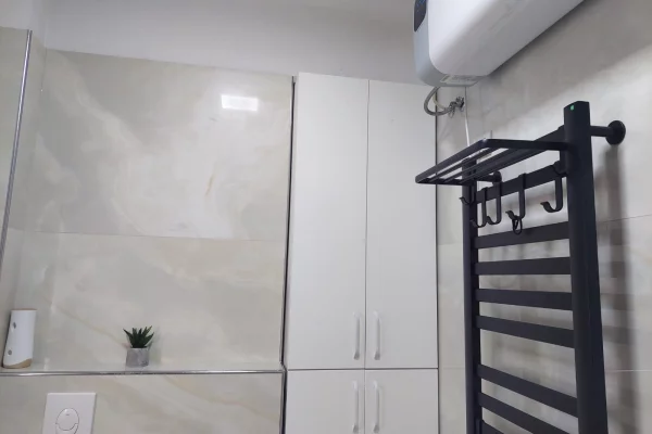 Shtepi me qera Apartament ne Tirane, 3+1, Mobilimi E mobiluar, Pagesa 1,000  Euro.