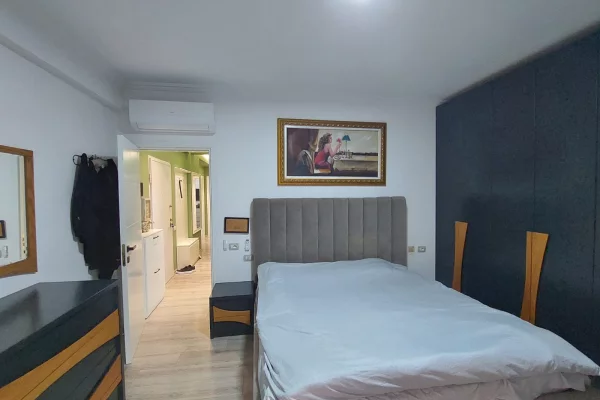 Shtepi me qera Apartament ne Tirane, 3+1, Mobilimi E mobiluar, Pagesa 1,000  Euro.