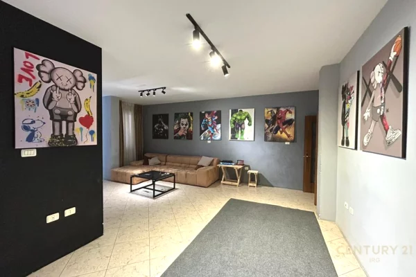 Shtepi ne shitje Apartament ne Tirane, 3+1, Mobilimi Bosh, pa mobiluar, Pagesa 500,000  Euro.