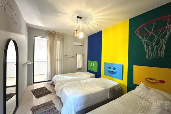 Shtepi ne shitje Apartament ne Tirane, 3+1, Mobilimi Bosh, pa mobiluar, Pagesa 500,000  Euro.