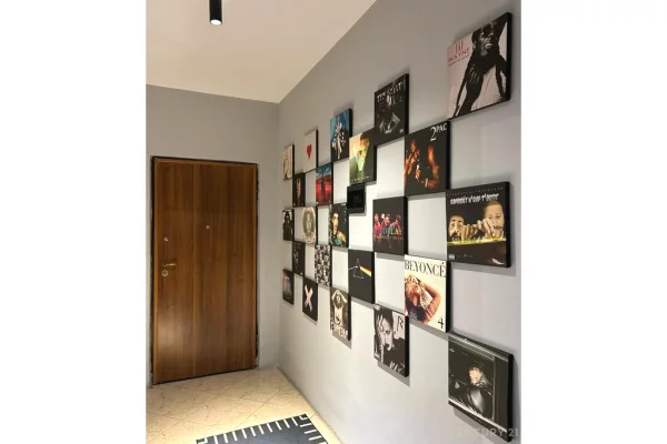 Shtepi ne shitje Apartament ne Tirane, 3+1, Mobilimi Bosh, pa mobiluar, Pagesa 500,000  Euro.
