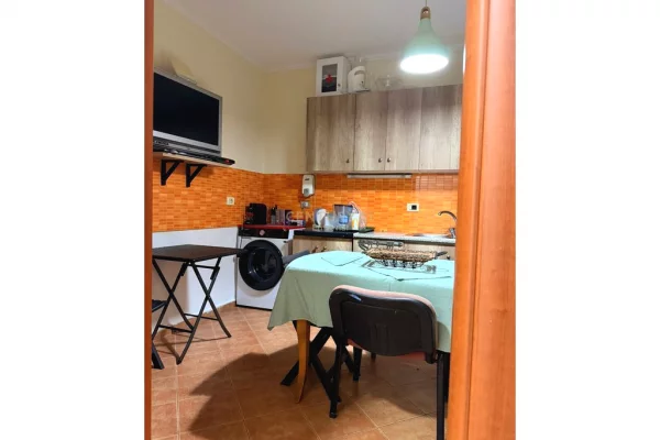Shtepi ne shitje Apartament ne Tirane, 4+1, Mobilimi Pjeserisht e mobiluar, Pagesa 185,000  Euro.