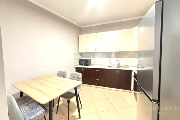 Shtepi ne shitje Apartament ne Tirane, 2+1, Mobilimi E mobiluar, Pagesa 198,780  Euro.