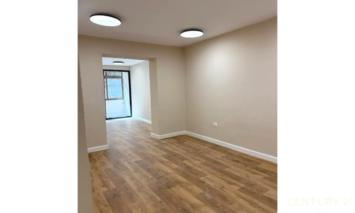 Shtepi ne shitje Apartament ne Tirane, 2+1, Mobilimi Bosh, pa mobiluar, Pagesa 250,000  Euro.