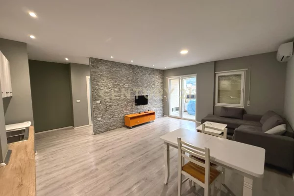 ELITE PALACE SHKOZE, JAPIM APARTAMENT 1+1 ME QERA