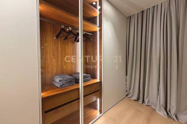 Shtepi ne shitje Vila Luksoze ne Vlore, 3+1, Mobilimi E mobiluar, Pagesa 2,100,000  Euro.