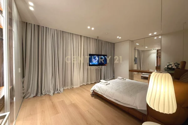 Shtepi ne shitje Vila Luksoze ne Vlore, 3+1, Mobilimi E mobiluar, Pagesa 2,100,000  Euro.