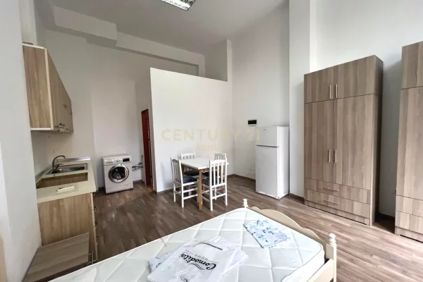 Shtepi me qera Apartament ne Tirane, Garsoniere, Mobilimi E mobiluar, Pagesa 420  Euro.