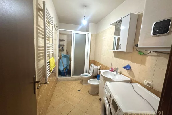 Shtepi me qera Apartament ne Tirane, 2+1, Mobilimi E mobiluar, Pagesa 500  Euro.
