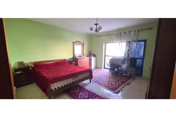 Shtepi ne shitje Apartament ne Tirane, 3+1, Mobilimi E mobiluar, Pagesa 285,000  Euro.