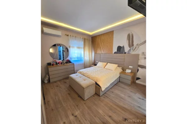 Shtepi ne shitje Apartament ne Tirane, 3+1, Mobilimi E mobiluar, Pagesa 550,000  Euro.