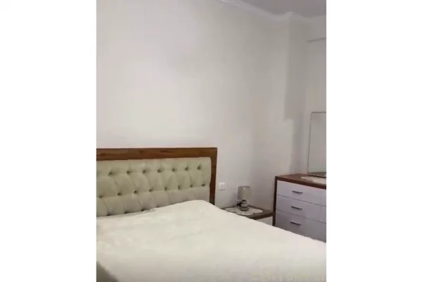 Shtepi me qera Apartament ne Tirane, 1+1, Mobilimi E mobiluar, Pagesa 60,000  Leke.