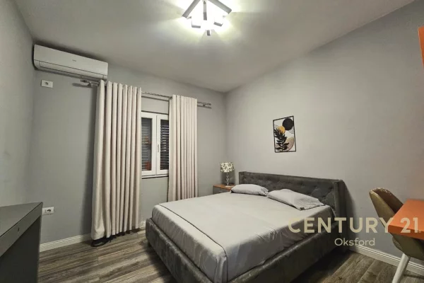 Shtepi me qera Apartament ne Tirane, 2+1, Mobilimi E mobiluar, Pagesa 650  Euro.