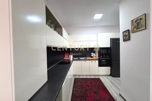 Shtepi me qera Apartament ne Tirane, 2+1, Mobilimi E mobiluar, Pagesa 580  Euro.