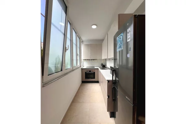 JAPIM ME QIRA AMBIENT PER BIZNES PRANE 9-KATESHEVE