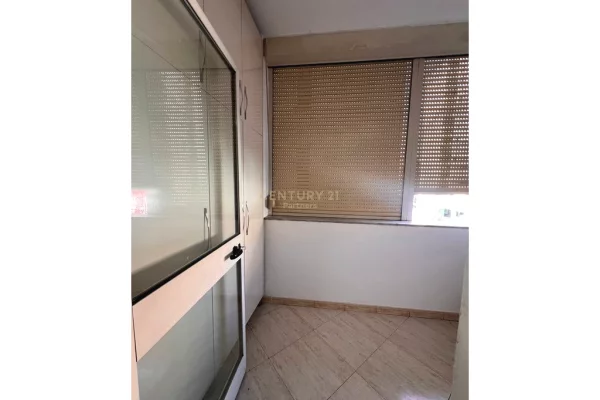 JAPIM ME QIRA AMBIENT PER BIZNES PRANE 9-KATESHEVE