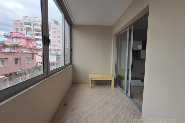 Shtepi me qera Apartament ne Tirane, 1+1, Mobilimi E mobiluar, Pagesa 400  Euro.