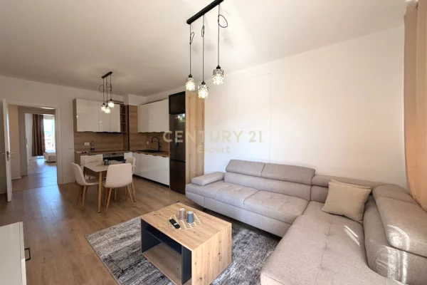 Shtepi me qera 2+1 ne Tirane - 600 Euro