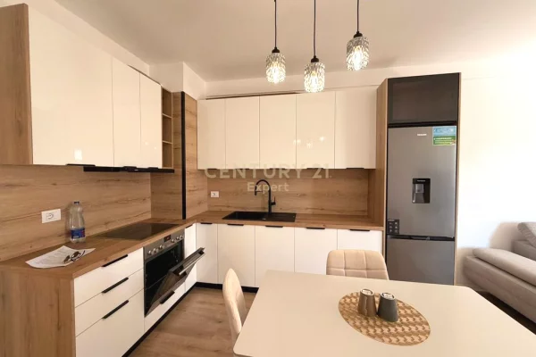 Shtepi me qera Apartament ne Tirane, 2+1, Mobilimi E mobiluar, Pagesa 600  Euro.