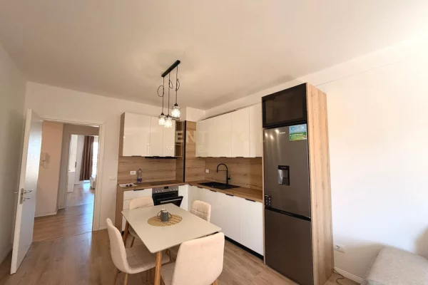 Shtepi me qera Apartament ne Tirane, 2+1, Mobilimi E mobiluar, Pagesa 600  Euro.