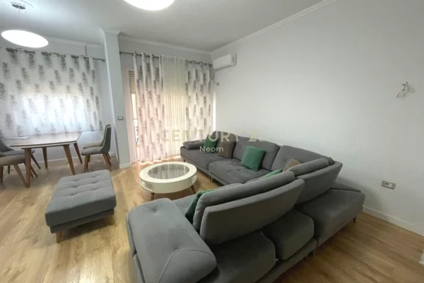 Shtepi me qera Apartament ne Tirane, 2+1, Mobilimi E mobiluar, Pagesa 800  Euro.