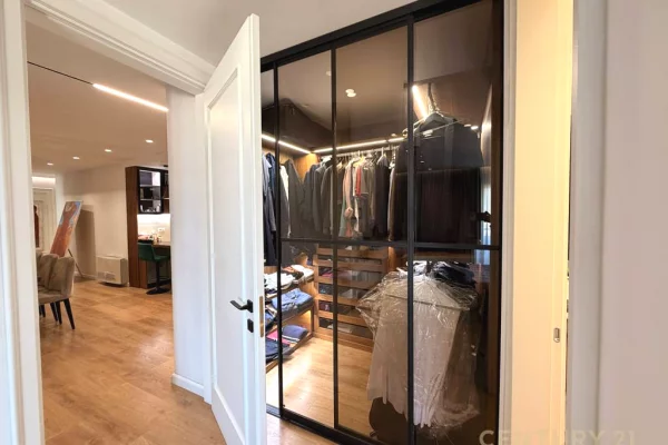 Appartamento in vendita a Tirana 3+1, Arredato